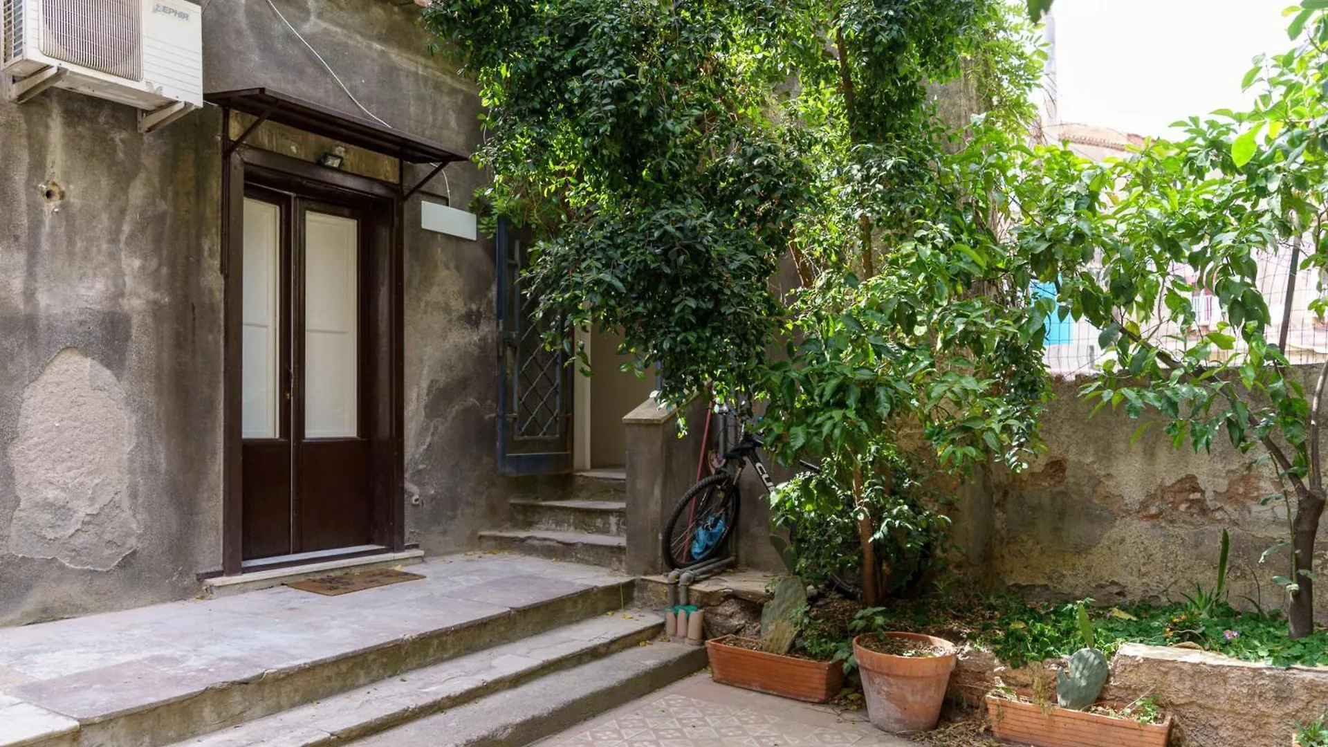 Cortile Montesano